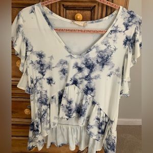 Alter’d state high low tie dye blouse. Size Small.